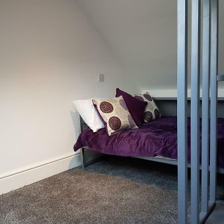 Webb Place 2 Bedroom Apartment ! Кройдон Екстериор снимка