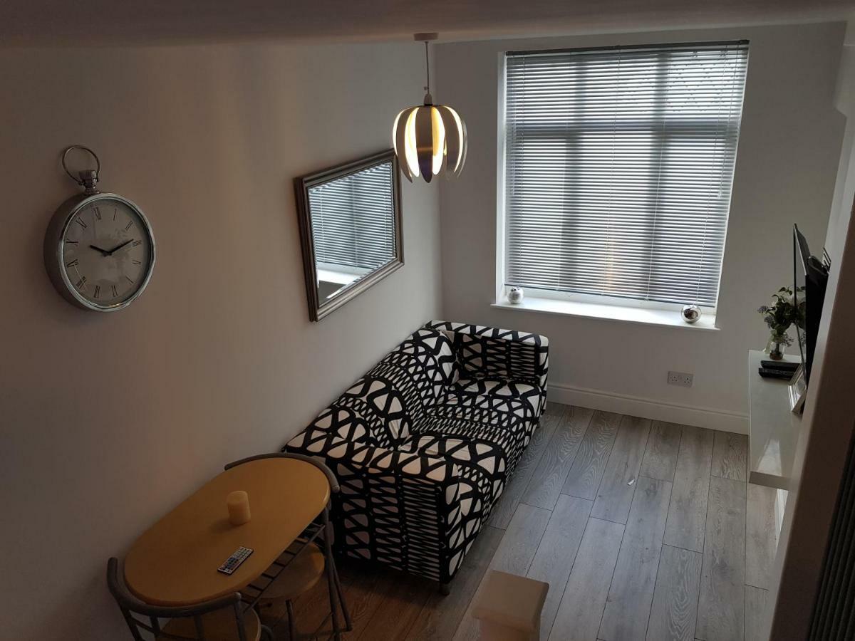 Webb Place 2 Bedroom Apartment ! Кройдон Екстериор снимка