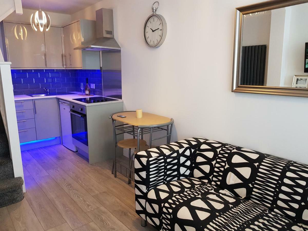 Webb Place 2 Bedroom Apartment ! Кройдон Екстериор снимка